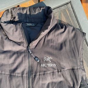 Arc’teryx women’s Large light weight high performance vest.